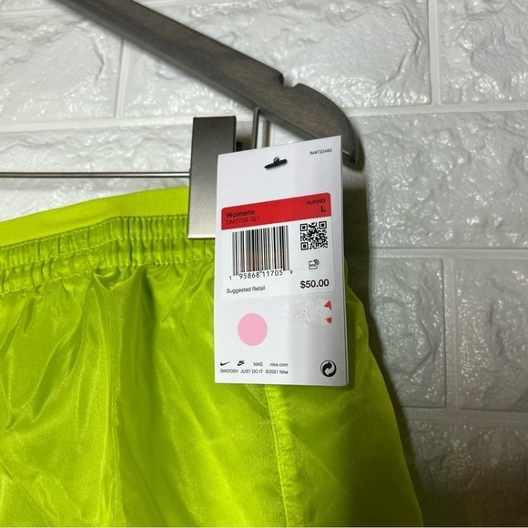 Nike Women's Icon Clash Tempo Luxe Mid-Rise Running Shorts DM7739-321 - Picture 8 of 10